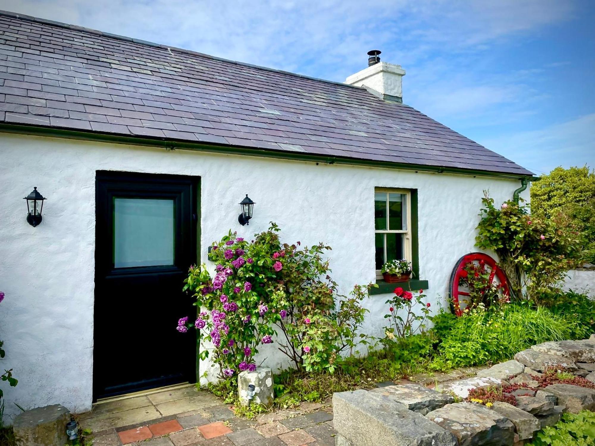 Dunnaglea Cottage, Holiday home Ballintoy